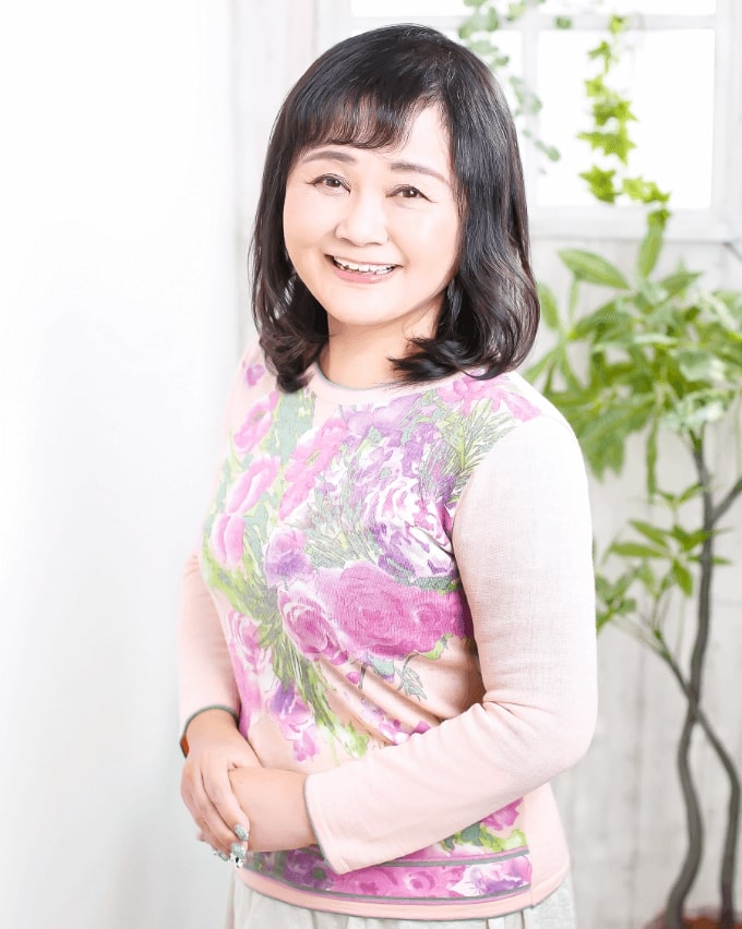 代表　菅原由美子